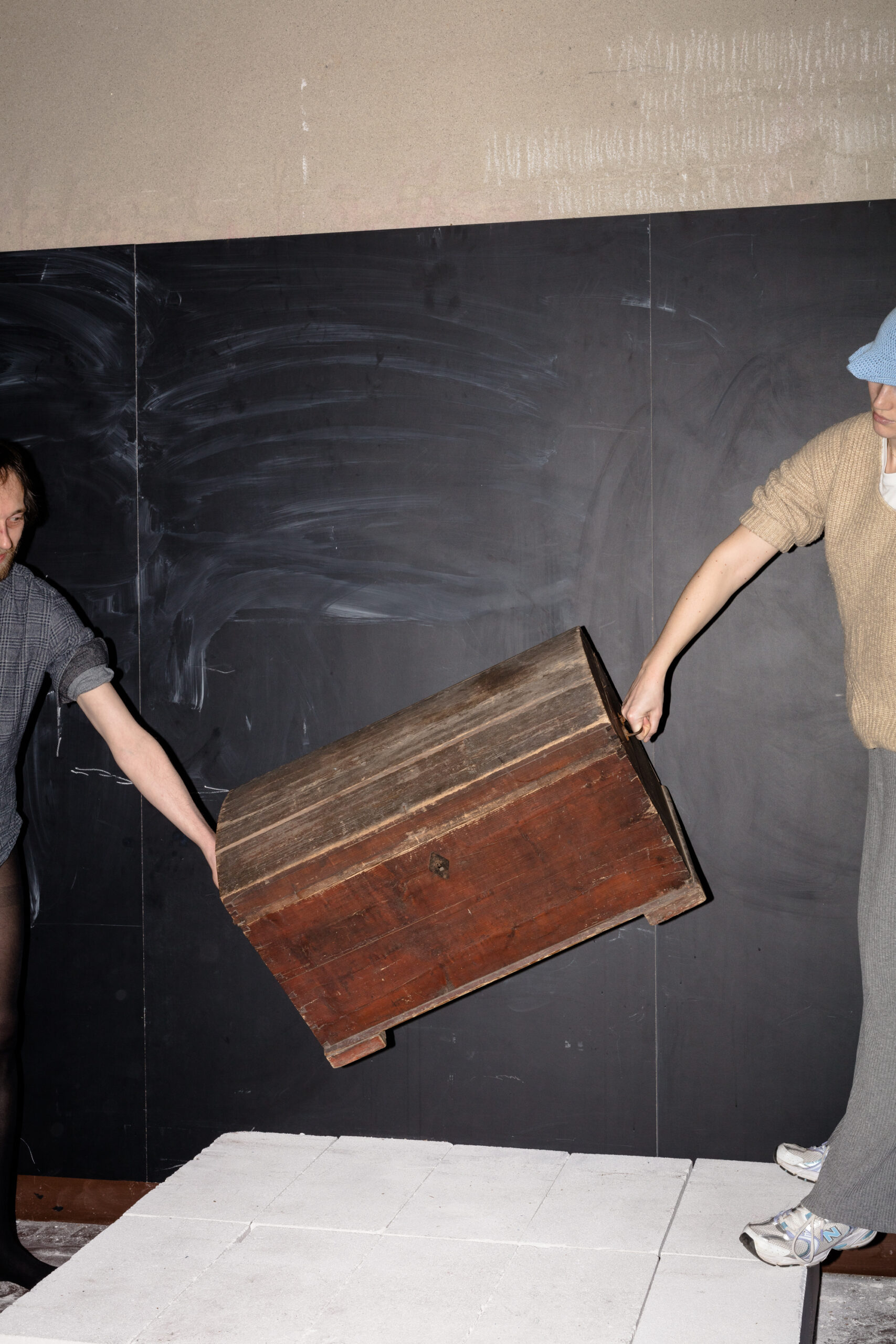 2103 Zeitkapsel Zella-Mehlis - Joshua Goodman